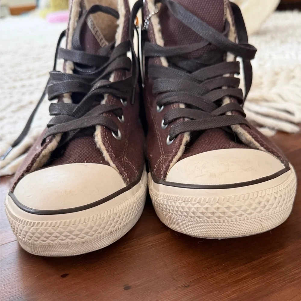 Sherpa lined Converse High-Top Sneakers - Picture 6 of 7